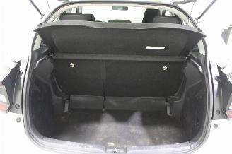 Mazda 2  picture 17