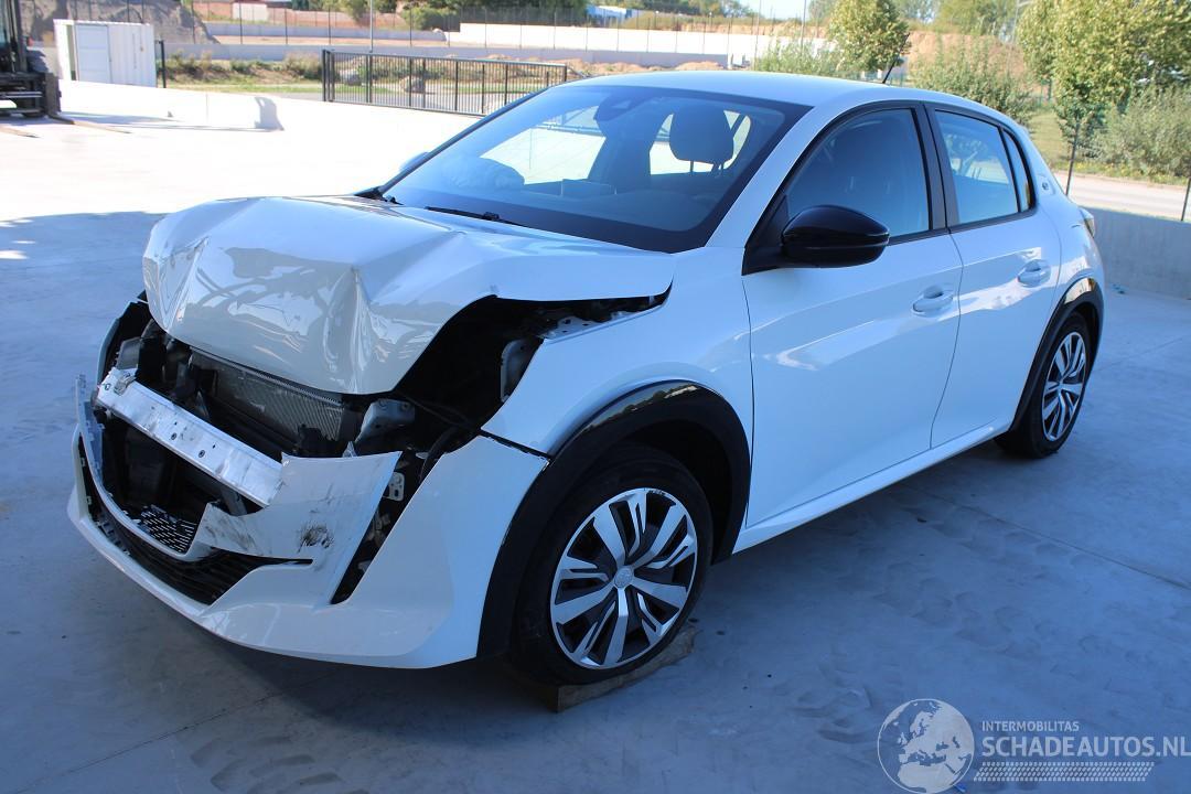 Peugeot e-208 