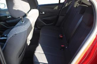 Peugeot 208  picture 10
