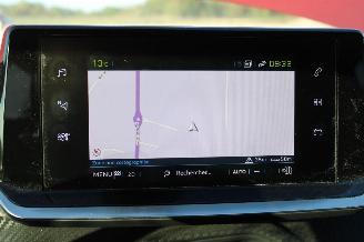 Peugeot 208  picture 12