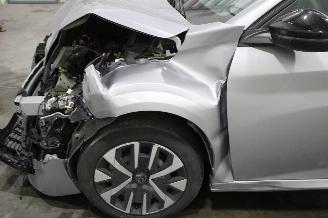 Peugeot 208  picture 5