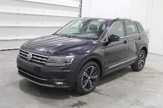 Vaurioauto  passenger cars Volkswagen Tiguan  2019/1