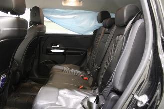 Mercedes GLB 180 picture 12