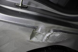Peugeot 208  picture 24