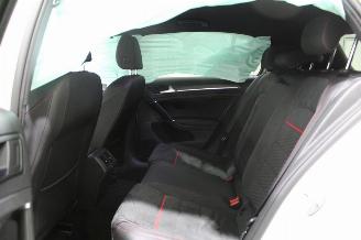 Volkswagen Golf  picture 13