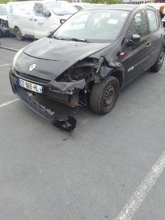 Voiture accidenté Renault Clio  2012/3