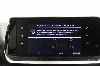 Peugeot 208  picture 13