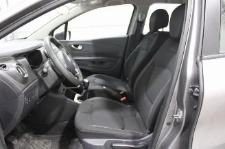 Renault Captur  picture 11