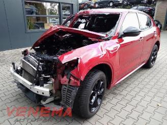 Vrakbiler auto Alfa Romeo Stelvio Stelvio (949), SUV, 2017 2.0 T 16V Q4 2022/6