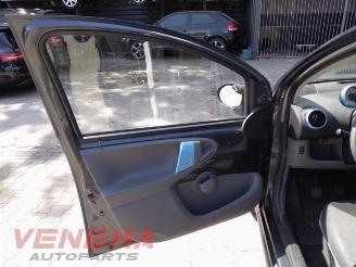 Peugeot 107 107, Hatchback, 2005 / 2014 1.0 12V picture 9