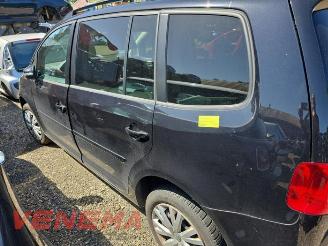 Vrakbiler auto Volkswagen Touran Touran (1T3), MPV, 2010 / 2015 1.6 TDI 16V 2011/9