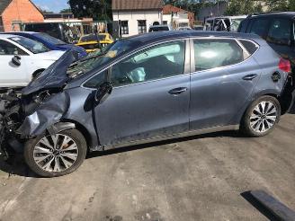 Vrakbiler auto Kia Cee d benzine - 1000cc 2016/1