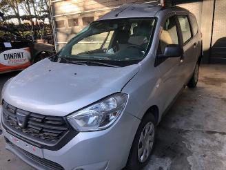 Vrakbiler auto Dacia Lodgy 1600CC - 75KW - BENZINE 2018/11