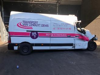 Salvage car Renault Master 2300cc - diesel - 120kw 2015/4