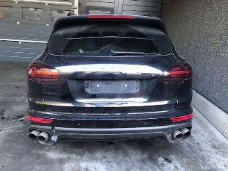 disassembly passenger cars Porsche Cayenne 3000CC - 245KW - EURO6B - CAYENNE 92A 2015/3