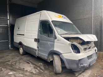 Uttjänta bilar auto Iveco Daily DIESEL - 2287CC - 93KW 2011/8