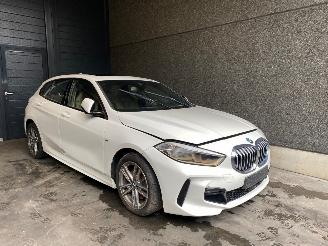 demontáž osobní automobily BMW 1-serie (F40) Hatchback 2019 118i 1.5 TwinPower 12V Hatchback  Benzine 1.499cc 103kW 2020/7