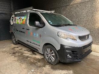 damaged passenger cars Peugeot Expert Expert (VA/VB/VE/VF/VY) Van 2.0 Blue HDi 120 16V Bestel  Diesel 1.997cc 90kW (122pk) FWD 2019/7