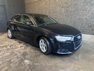 Vrakbiler auto Audi A3 A3 Sportback (8VA/8VF) Hatchback 5-drs 1.6 TDI 16V Hatchback 4Dr Diesel 1.598cc 85kW (116pk) FWD 2018/1