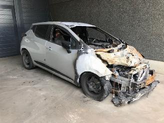 Voiture accidenté Nissan Micra (K14) Hatchback 2021 1.0 IG-T 92 Hatchback  Benzine 999cc 68kW (92pk) RWD 2021/8