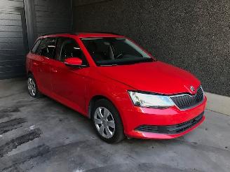 Vrakbiler auto Skoda Fabia Combi (NJ5) Combi 5-drs 2017 1.2 TSI 16V Greentech Combi/o  Benzine 1.197cc 66kW (90pk) FWD 2017/5