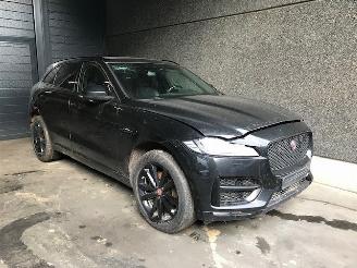 disassembly passenger cars Jaguar F-Pace SUV 2018 2.0 D 180 16V AWD SUV  Diesel 1.999cc 132kW (179pk) 4x4 2018/1