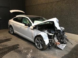 Vrakbiler auto Audi A5 Sportback (B9) Liftback 2019 2.0 35 TFSI Mild Hybrid 16V Liftback  Elektrisch Benzine 1.984cc 110kW 2019/6