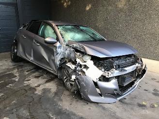 Vrakbiler auto Peugeot 208 II (UB/UH/UP) Hatchback 5-drs 2021 1.2 Vti 12V PureTech 100 Hatchback 4Dr Benzine 1.199cc 74kW (101pk) FWD 2021/1