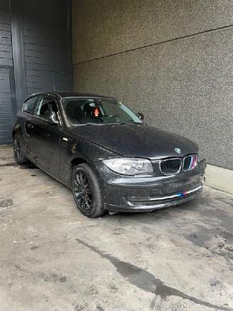 Vrakbiler auto BMW 1-serie  2010/1