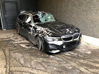 Salvage car BMW 3-serie 3 reeks G21 touring 32d Xdrive 2021/5