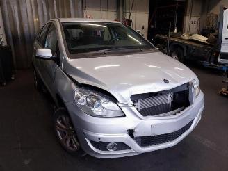 Vrakbiler auto Mercedes B-klasse B (W245,242), Hatchback, 2005 / 2011 2.0 B-180 CDI 16V 2010/3