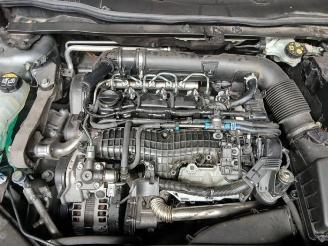 Volvo V-40 V40 Cross Country (MZ), Hatchback 5-drs, 2012 / 2019 2.0 D2 16V picture 12