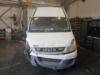 Coche siniestrado Iveco Daily New Daily IV, Van, 2006 / 2011 35C14V, 35C14V/P, 35S14V, 35S14V/P 2010/12