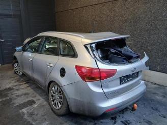 Vrakbiler auto Kia Cee d  2013/10