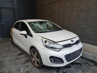 Coche accidentado Kia Rio Rio III (UB), Hatchback, 2011 / 2017 1.4 CVVT 16V 2011/10