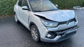 Voiture accidenté Ssang yong Tivoli  2018/11