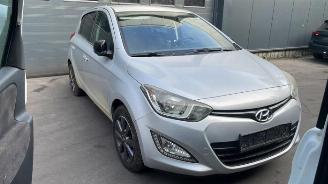 Vrakbiler auto Hyundai I-20 i20, Hatchback, 2008 / 2015 1.2i 16V 2014/9