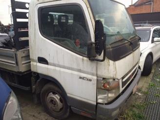 rottamate veicoli commerciali Mitsubishi Canter 3.0 diesel 2009/1