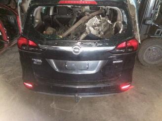 Coche siniestrado Opel Zafira 2.0 diesel 2013/1