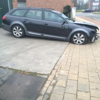 damaged passenger cars Audi A6 allroad  2010/1