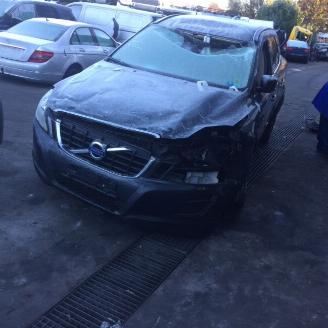 damaged passenger cars Volvo Xc-60  2011/1