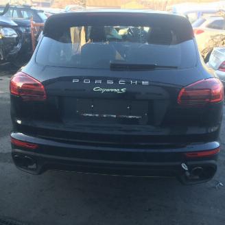 Vrakbiler auto Porsche Cayenne HYBRIDE 2016/1