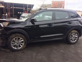 Vrakbiler auto Hyundai Tucson 1600cc - benzine - 97kw 2016/1