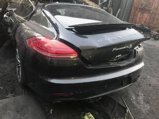 disassembly passenger cars Porsche Panamera 3000CC - BENZINE HYBRIDE 2015/1