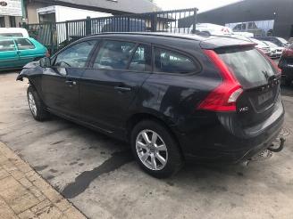 Coche siniestrado Volvo V-60 1600cc  -diesel - 6vit 2012/1