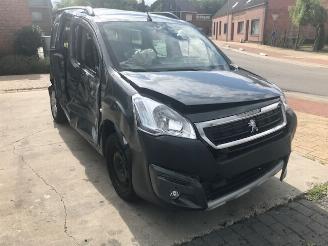 Démontage voiture Citroën Berlingo benzine/1200cc/5vit 2017/1