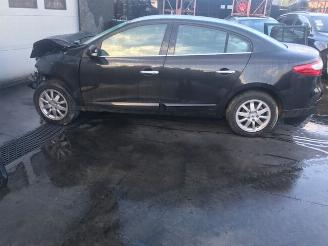Dezmembrări autoturisme Renault Fluence benzine-1600cc - 81kw 2011/1