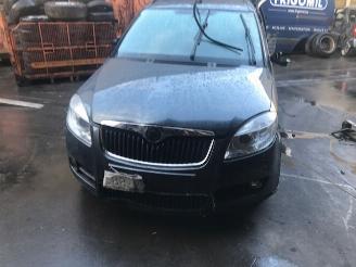 Vrakbiler auto Skoda Roomster BENZINE - 1400CC - 5VIT 2012/1