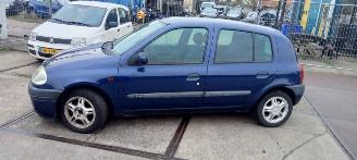 Renault Clio  picture 2