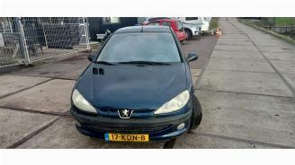 Vrakbiler auto Peugeot 206 206 (2A/C/H/J/S), Hatchback, 1998 / 2012 1.4 XR,XS,XT,Gentry 2002/11